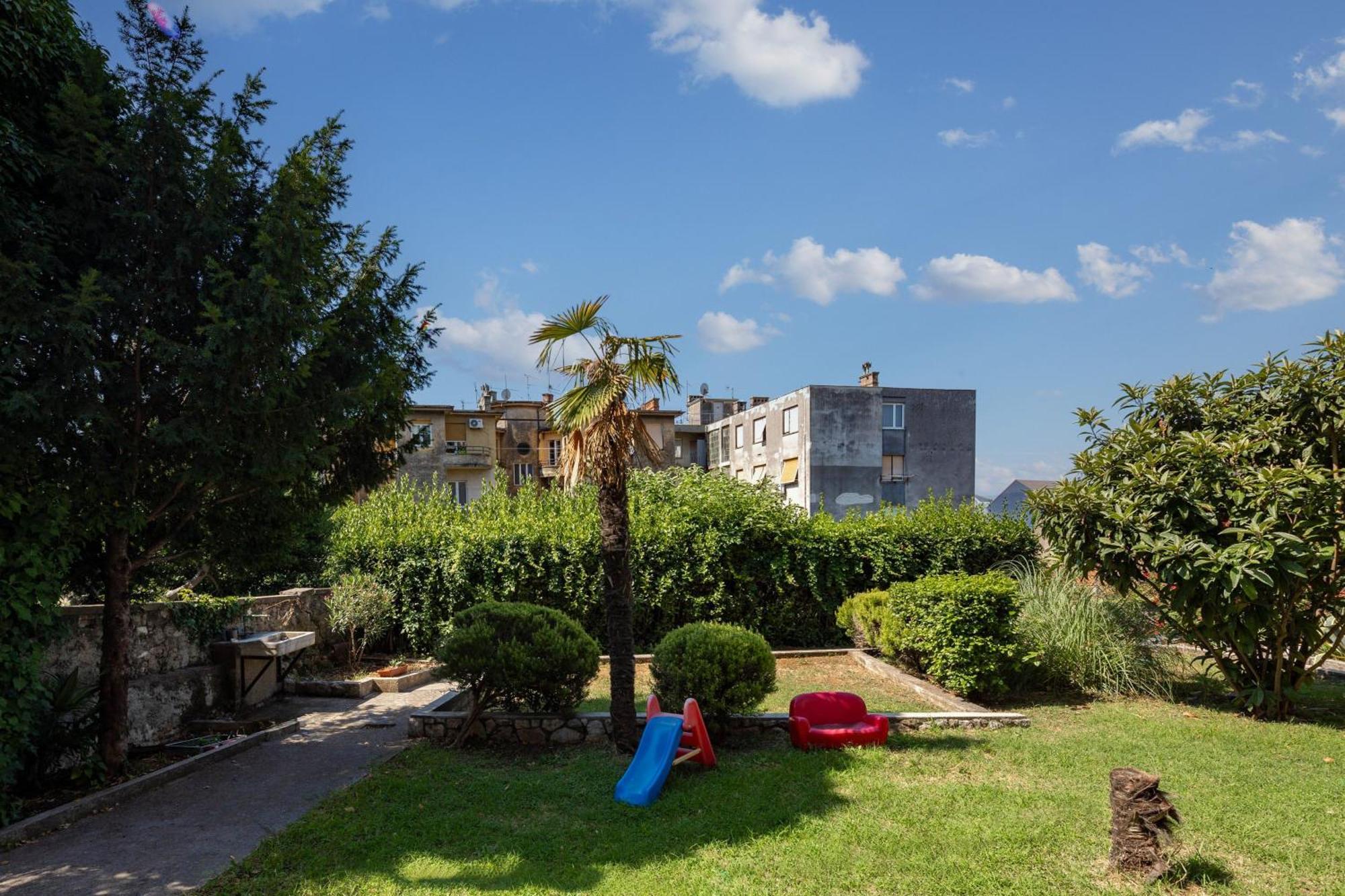City Apartment With Garden - Happy Rentals Rijeka Eksteriør billede