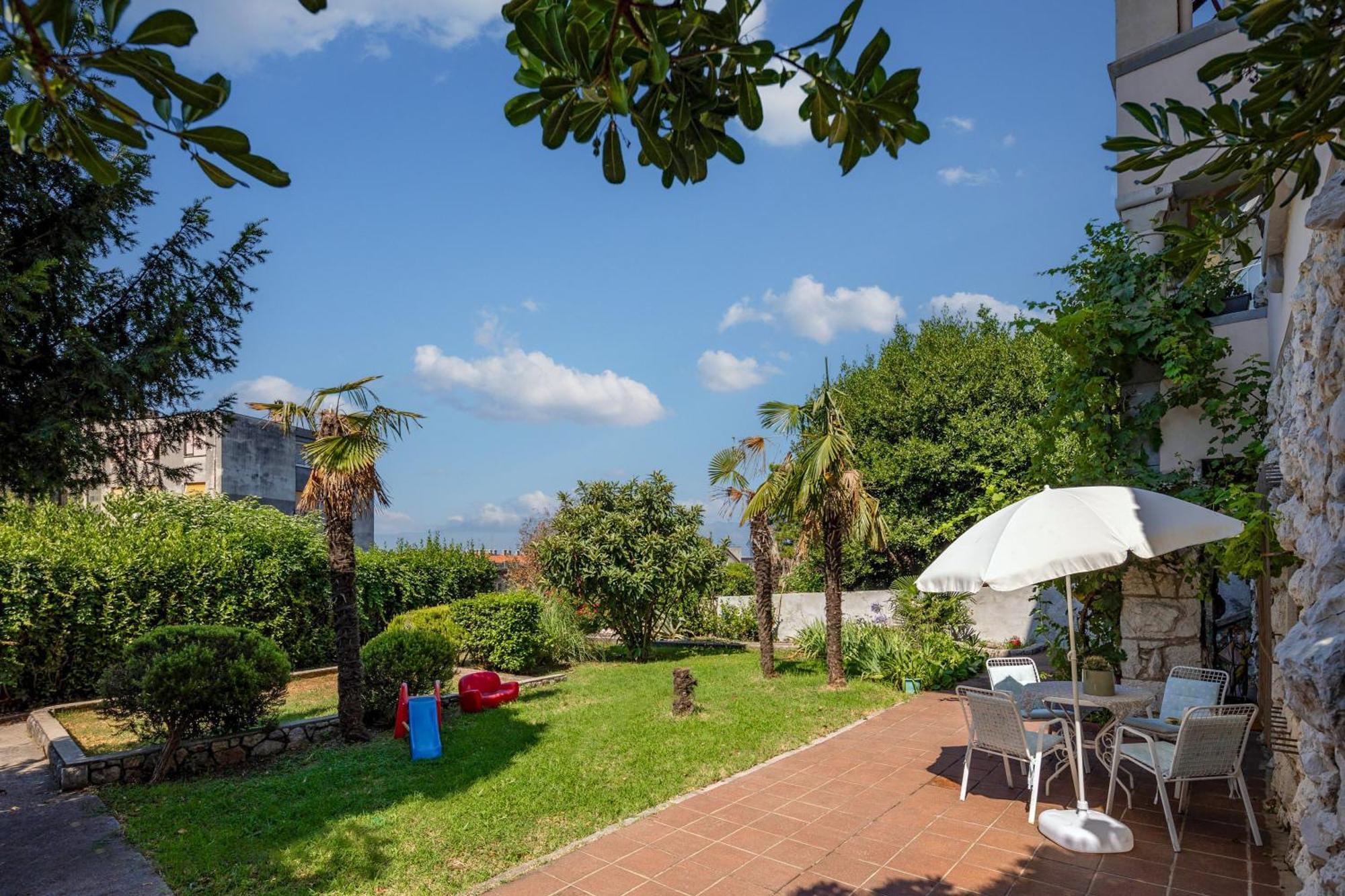 City Apartment With Garden - Happy Rentals Rijeka Eksteriør billede